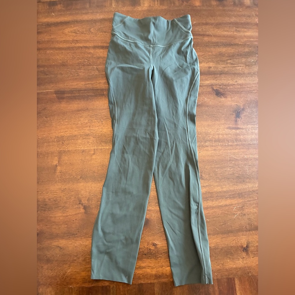 Lululemon Base Pace High-Rise Crop 23" Leggings Size 2 Green